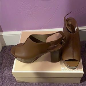 MICHAEL KORS!!! Brand NEW NEVER WORN